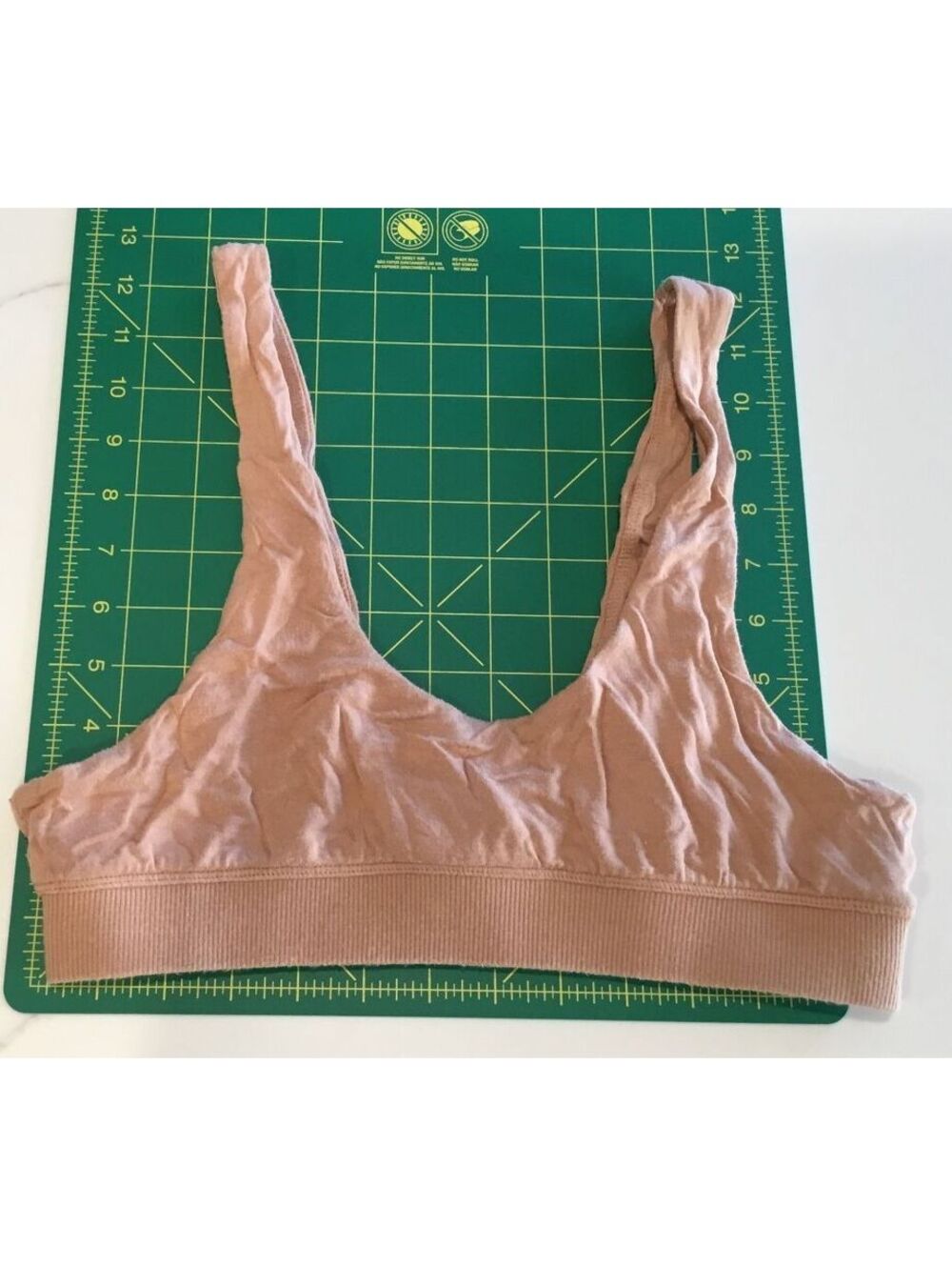 Skims Scoop Bra in Neutral Size Large